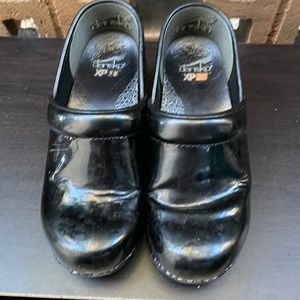 Women’s Dansko Professional Clog. Black. Size 6.